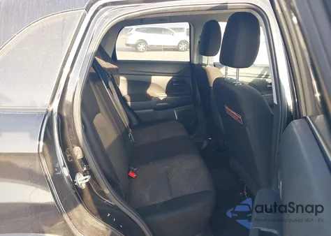 2016 Mitsubishi Outlander Sport 2.0 Es z USA, uszkodzony, nr VIN JA4AP3AU6GZ063915